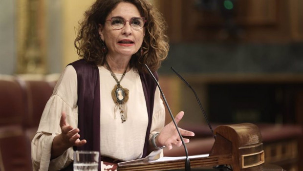 ep la ministra de hacienda maria jesus montero interviene en una sesion plenaria del congreso