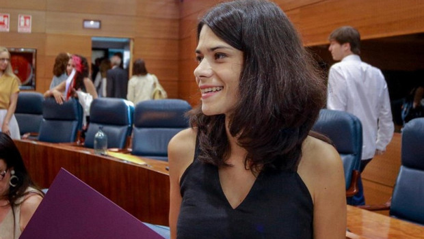 ep la portavozunidasenasambleamadrid isa serra trasprimera sesionsegundo plenoinvestidurala candidatappla presidenciala comunidadmadrid
