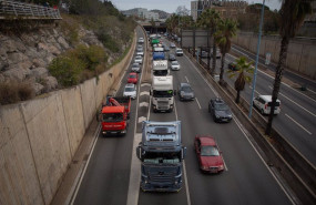 ep los transportistas protestan en las rondas de barcelona