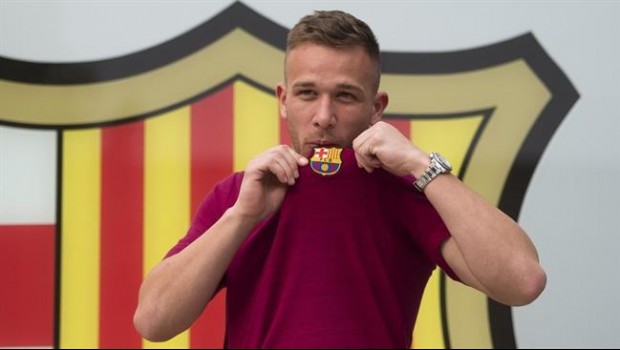 ep nuevo jugadorbarcelona brasileno arthur