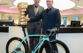 ep paolo bellino y fabrizio scalzotto anuncian el acuerdo por el que bianchi sera la bicicleta