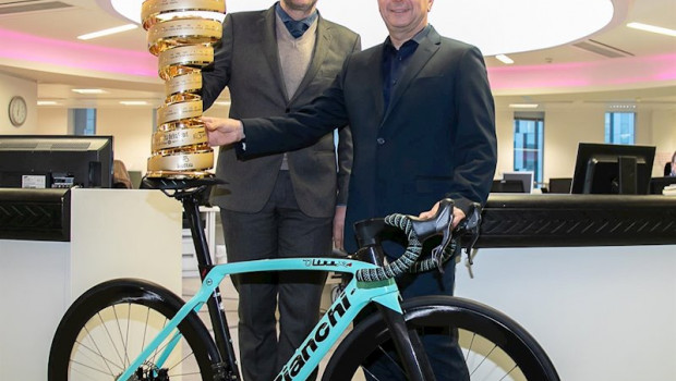 ep paolo bellino y fabrizio scalzotto anuncian el acuerdo por el que bianchi sera la bicicleta