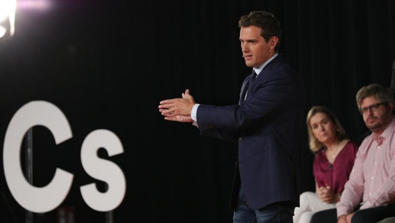 El presidente de Ciudadanos, Albert Rivera, interviene durante el Consejo General de Ciudadanos, el máximo órgano del partido entre congresos. Se trata del primer encuentro desde la dimisión de dos miembros de la Ejecutiva, Toni Roldán y Javier Nart, y tr | Jesús Hellín - Europa Press ep presidenteciudadanos albert rivera interviene duranteconsejo generalciudadanos maximo organopartidocongresos se trataprimer encuentrola dimisiondos miembrosla ejecutiva toni roldanjavier nart y tr