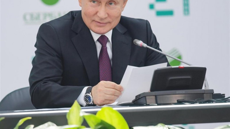 ep putin visits the sberbank school ep putin visits the sberbank school