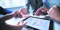 investissement-comptabilite-private-equity-finances-personnelles-numerique-data-donnees-calcul-graphique-ipad-cadre-direction-financiere-controle-de-gestion-strategie-d-entreprise-capital-business-plan investissement-comptabilite-private-equity-finances-personnelles-numerique-data-donnees-calcul-graphique-ipad-cadre-direction-financiere-controle-de-gestion-strategie-d-entreprise-capital-business-plan