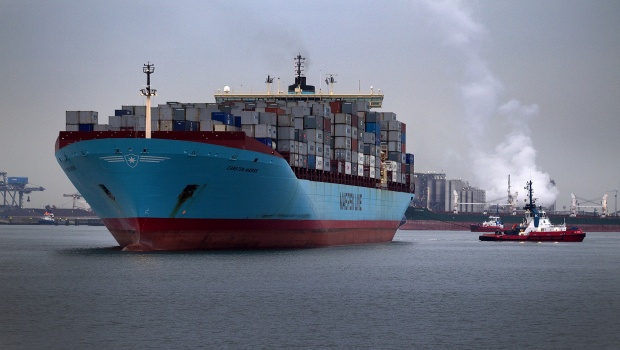 rotterdam-port-ville-portuaire-cargo-porte-conteneurs-supermax-carsten-maersk