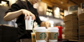 starbucks-veut-engager-2-500-refugies