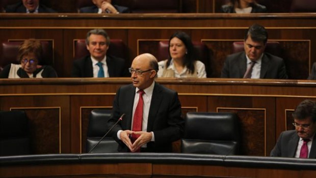 cristobal_montoro_en_la_sesion_de_control_al_gobierno_en_el_congreso