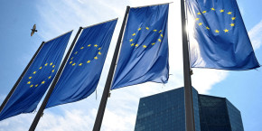 des drapeaux de l union europeenne flottent devant le siege de la banque centrale europeenne bce a francfort 20250306201910 des drapeaux de l union europeenne flottent devant le siege de la banque centrale europeenne bce a francfort 20250306201910