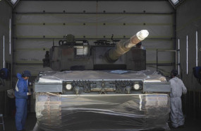 ep archivo   rehabilitacion de uno de los tanques leopard en la planta de santa barbara sistemas a