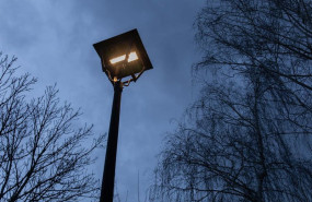 ep archivo   una farola en la noche mas larga del ano a 21 de diciembre de 2022 en madrid espana el