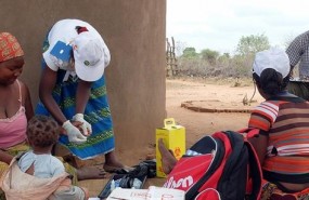 ep atendiendopacientesmalaria en africa