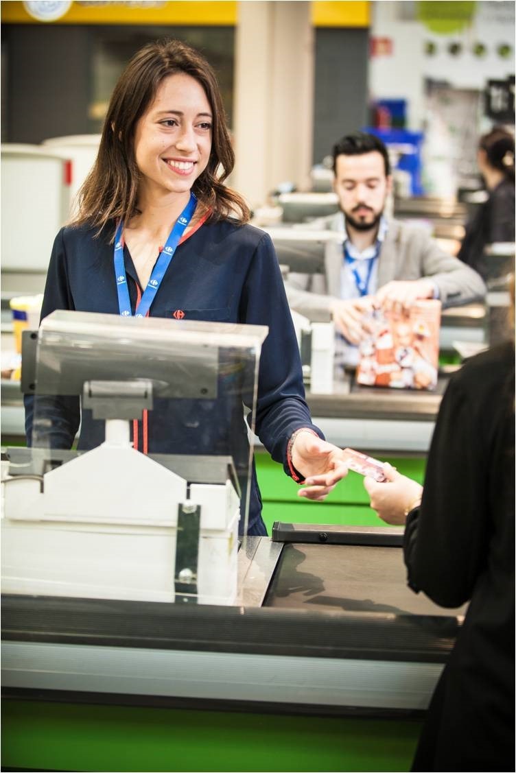 CARREFOUR ep economiaempresas- carrefour contrata6500 empleadosespana duranteverano