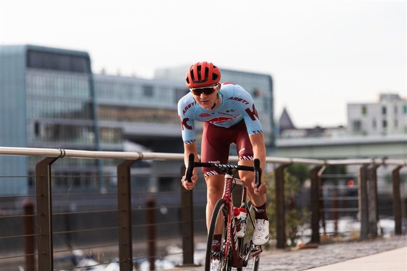 ep el aleman juri hollmann ficha por el movistar team hasta 2021
