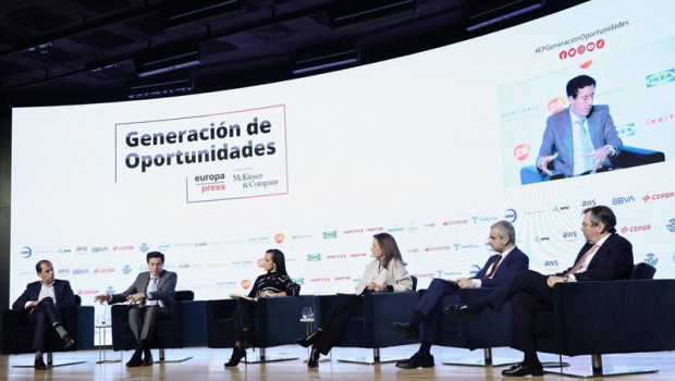 ep el director general de aws iberia miguel alava i la presidenta de ree beatriz corredor 3i la