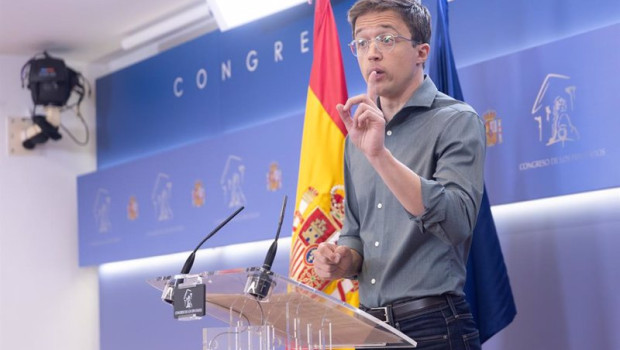 ep el lider de mas pais y diputada de sumar inigo errejon durante una rueda de prensa posterior a la