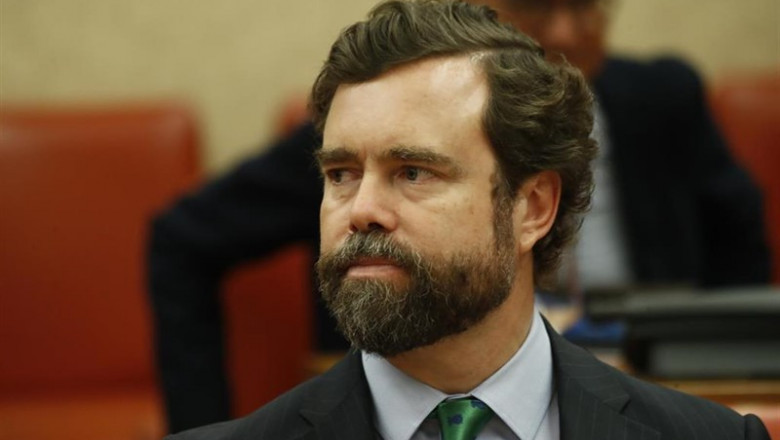 El portavoz de Vox en el Congreso de los Diputados, Iván Espinosa de los Monteros, durante la Diputación Permanente en la que se debate sobre las peticiones de comparecencia del presidente del Gobierno en funciones para explicar los motivos por los que el | Óscar J.Barroso - Europa Press - Archivo ep el portavoz de vox en el congreso de los diputados ivan espinosa de los monteros durante la