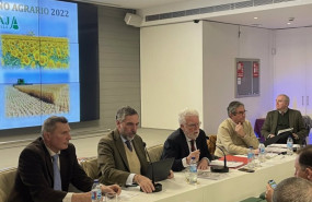 ep el presidente de asaja sevilla ricardo serra tercero por la derecha en la asamblea general donde ep el presidente de asaja sevilla ricardo serra tercero por la derecha en la asamblea general donde