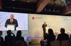 ep el presidente de astrazeneca espana rick r suarez