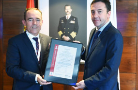 ep el presidente de navantia ricardo dominguez recibe el certificado gestion residuo cero de bureau