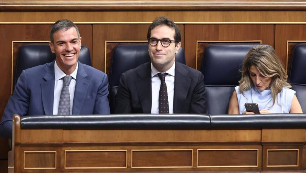 ep el presidente del gobierno pedro sanchez el vicepresidente y ministro de economia carlos cuerpo y