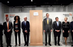 ep el rey felipe vi inaugura el digital center de la fundacion orange acompanado del ministro de ep el rey felipe vi inaugura el digital center de la fundacion orange acompanado del ministro de