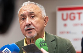 ep el secretario general de ugt pepe alvarez atiende a los medios antes de participar en la escuela