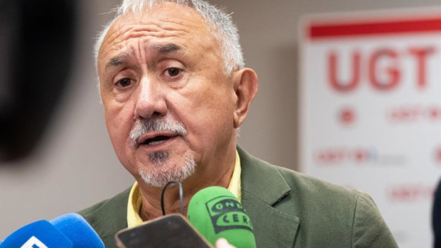 ep el secretario general de ugt pepe alvarez atiende a los medios antes de participar en la escuela