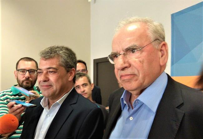 El exvicepresidente del Gobierno Alfonso Guerra junto al rector de la UAL | EUROPA PRESS ep exvicepresidentegobierno alfonso guerraal rectorla ual