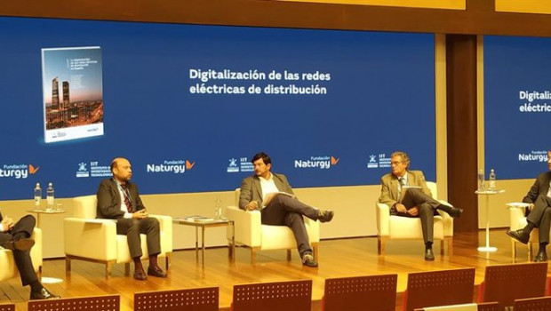 ep imagen del webinar en el que se presento el informela digitalizacion de las redes electricas de