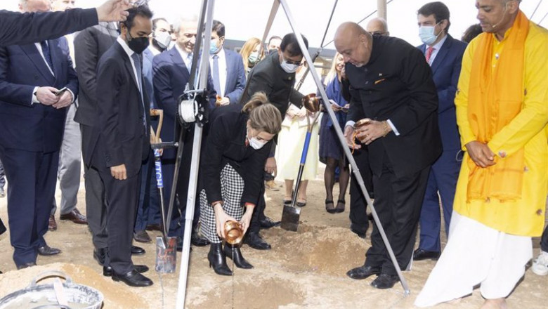ep la ministra de transporte raquel sanchez participa en la puesta de la primera piedra de la planta
