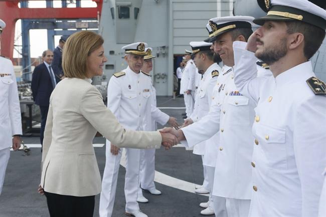 ep la ministradefensa maria dolorescospedal visitalos militares espano