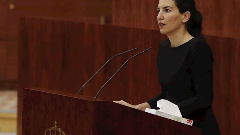 La portavoz de Vox en la Asamblea, Rocío Monasterio durante el pleno en la Asamblea de Madrid este miércoles con un único punto del orden del día, la comparecencia de Ayuso para informar sobre la pandemia del coronavirus, en Madrid (España), a 29 de abril | Pool ep la portavoz de vox en la asamblea rocio monasterio durante el pleno en la asamblea de madrid este