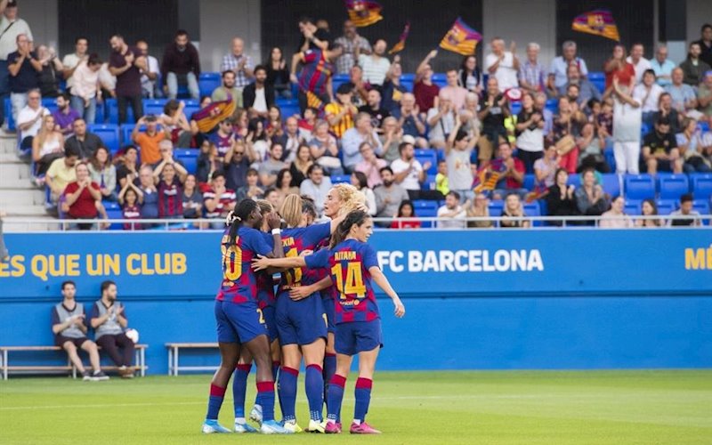 ep las jugadoras del fc barcelona celebran un gol