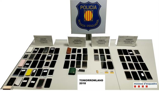 Móviles sustraídos en el festival Tomorrowland de Santa Coloma de Gramenet | MOSSOS D'ESQUADRA ep moviles sustraidosfestival tomorrowlandsanta colomagramenet