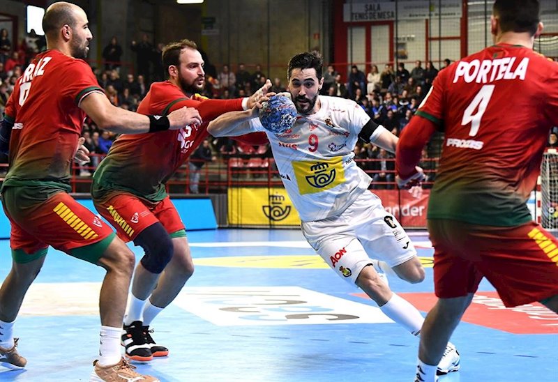 ep raul entrerrios en el partido con la seleccion espanola de balonmano ante portugal del tie 2020