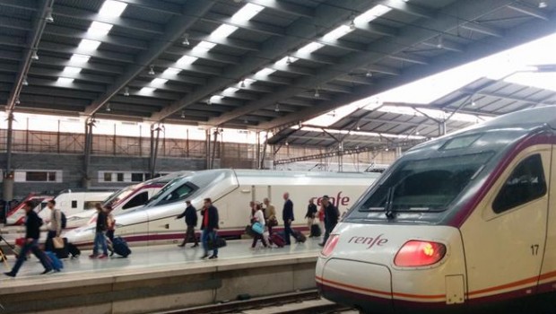 ep renfe tren ave malaga madrid vialia estacion ferrocarril maria zambrano viajeros