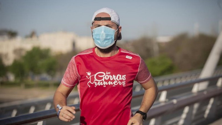 ep un corredor con mascarilla en el primer dia en que el gobierno permite salir a hacer deporte de ep un corredor con mascarilla en el primer dia en que el gobierno permite salir a hacer deporte de
