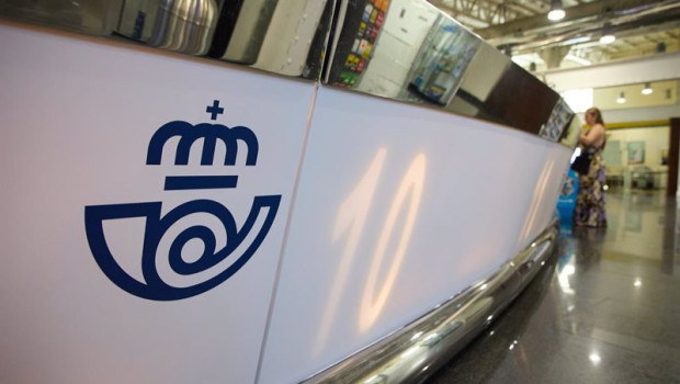 ep vista de uno de los mostradores de la oficina de correos de cibeles