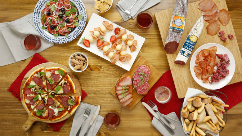 foto aperitivo con los productos de embutidos espaa 