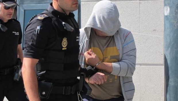 ep a disposicion judicialpresunto asesinoun jovenuna playaredondela