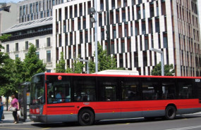 ep archivo   autobus urbano en una parada en la plaza de espana de zaragoza
