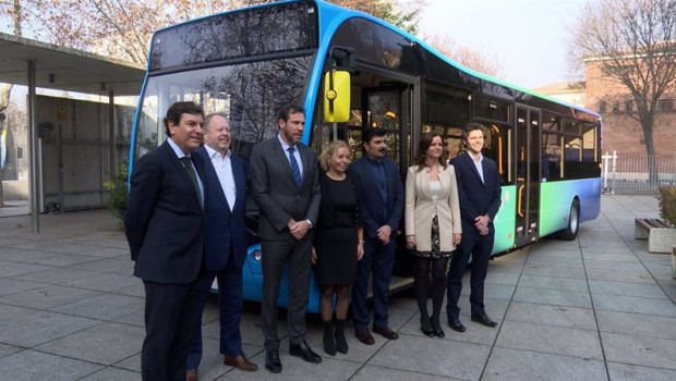ep archivo   directivos de switch mobility en diciembre de 2021 junto a las autoridades asistentes a