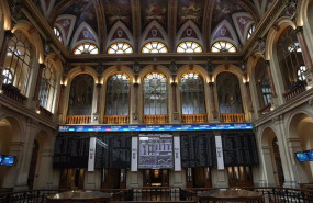 ep archivo interior del palacio de la bolsa con paneles con valores del ibex 35 a 9 de marzo de ep archivo interior del palacio de la bolsa con paneles con valores del ibex 35 a 9 de marzo de