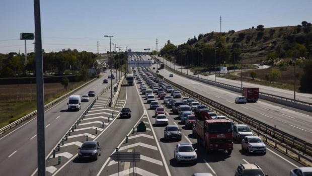ep archivo   un atasco en el km 23 de la autopista a 1
