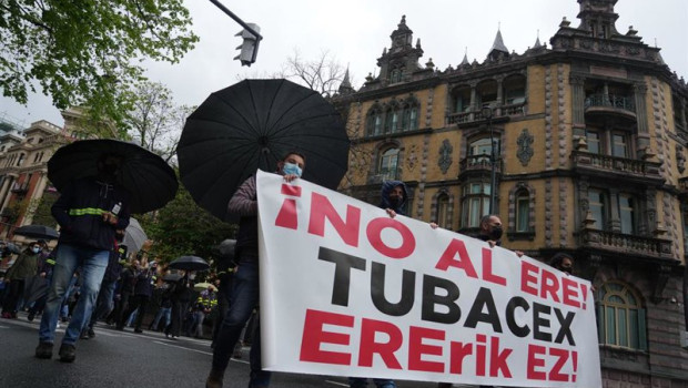 ep archivo   varias personas participan en una manifestacion contra un ere en tubacex