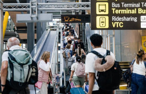ep decenas de personas transitan por la t4 del aeropuerto adolfo suarez madrid barajas a 30 de ep decenas de personas transitan por la t4 del aeropuerto adolfo suarez madrid barajas a 30 de