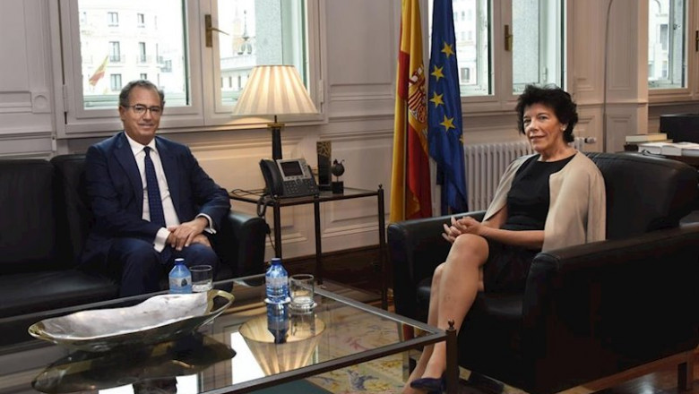 ep el consejero de educacion y juventud de la comunidad de madrid enrique ossorio y la ministra de