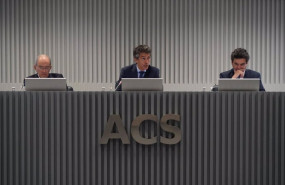 ep el consejero delegado de acs juan santamaria en el centro durante la conferencia de analistas de ep el consejero delegado de acs juan santamaria en el centro durante la conferencia de analistas de