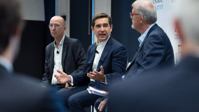ep el presidente de bbva carlos torres c junto al presidente de esade alumni daniel sanchez i y el ep el presidente de bbva carlos torres c junto al presidente de esade alumni daniel sanchez i y el